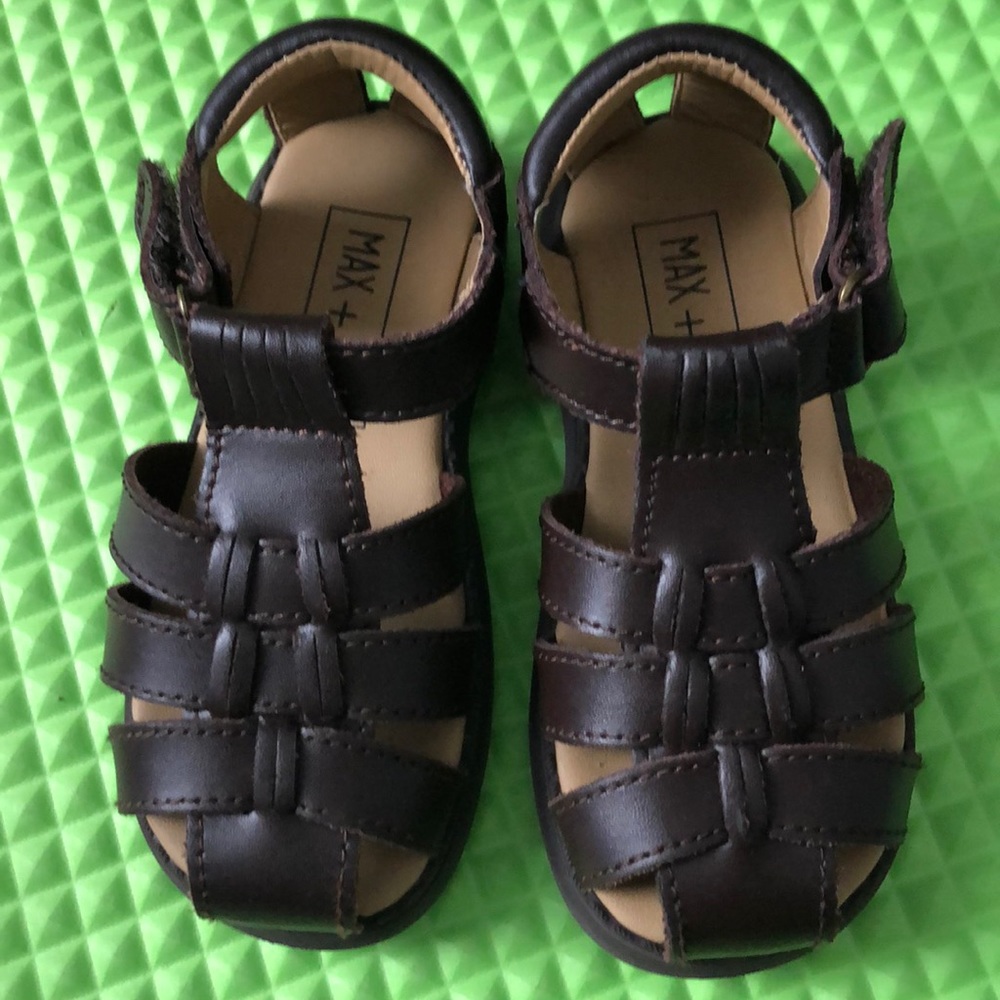 Sandals - Picture 1 of 4
